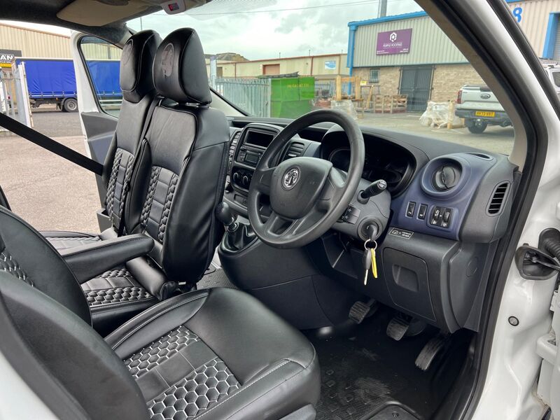 VAUXHALL VIVARO
