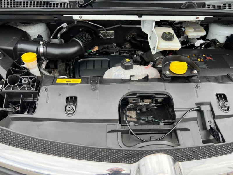 VAUXHALL VIVARO