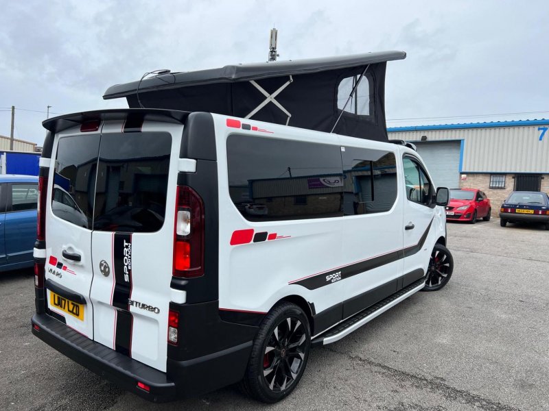 VAUXHALL VIVARO