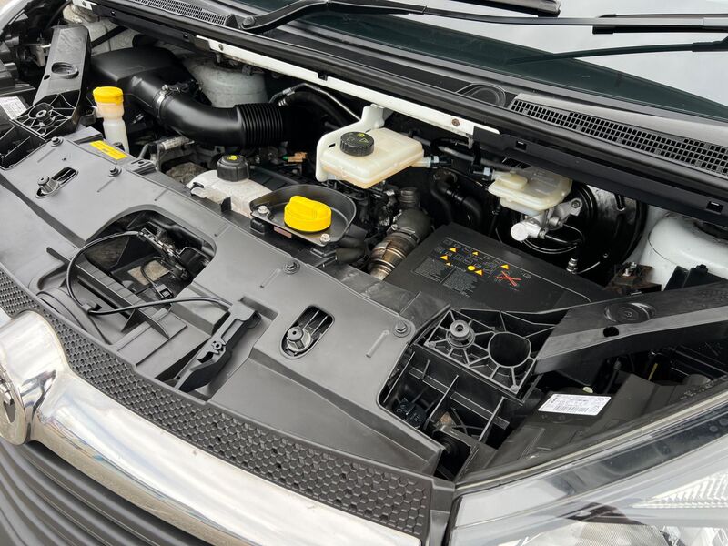 VAUXHALL VIVARO