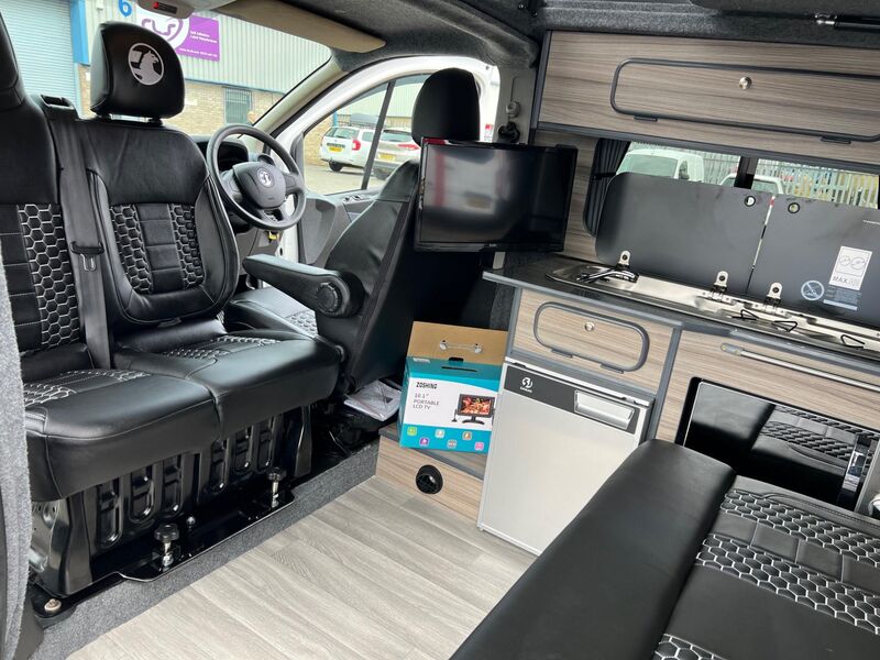 VAUXHALL VIVARO