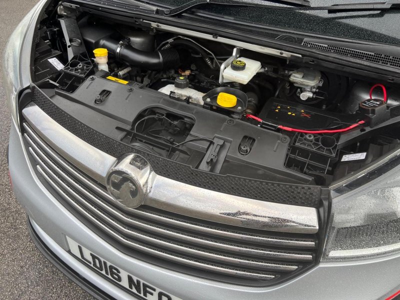 VAUXHALL VIVARO