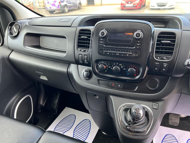 VAUXHALL VIVARO