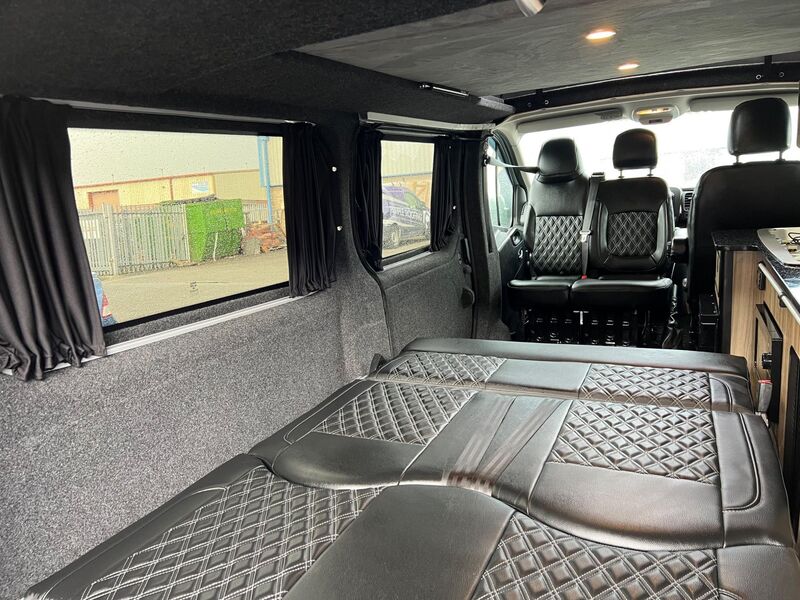 VAUXHALL VIVARO