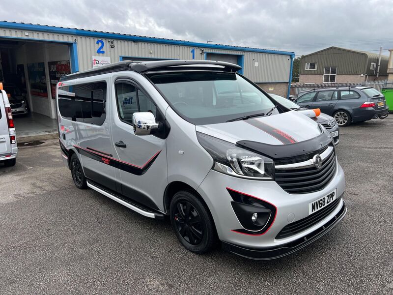 VAUXHALL VIVARO