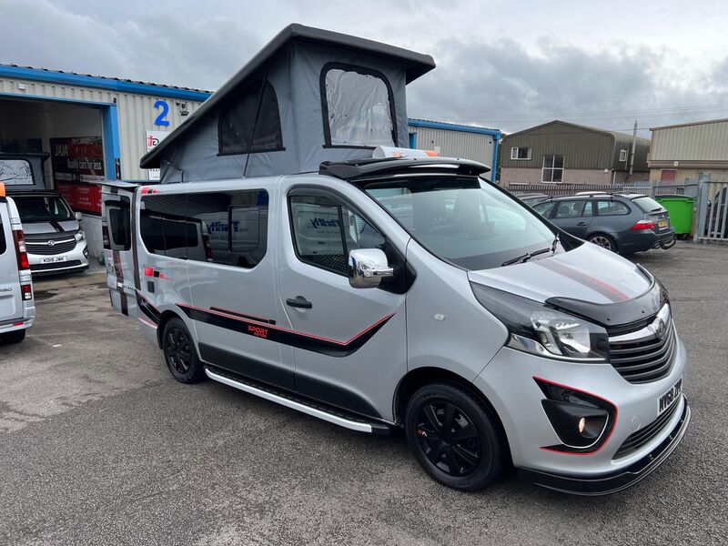 VAUXHALL VIVARO