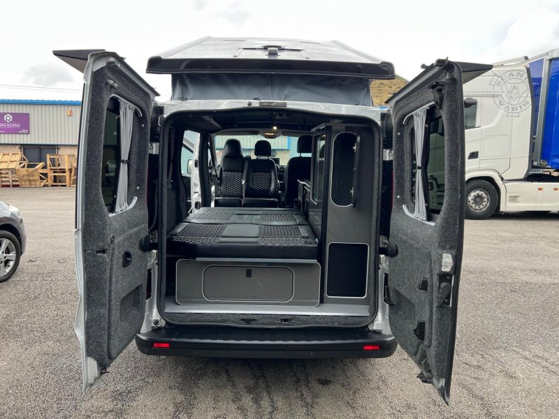 VAUXHALL VIVARO