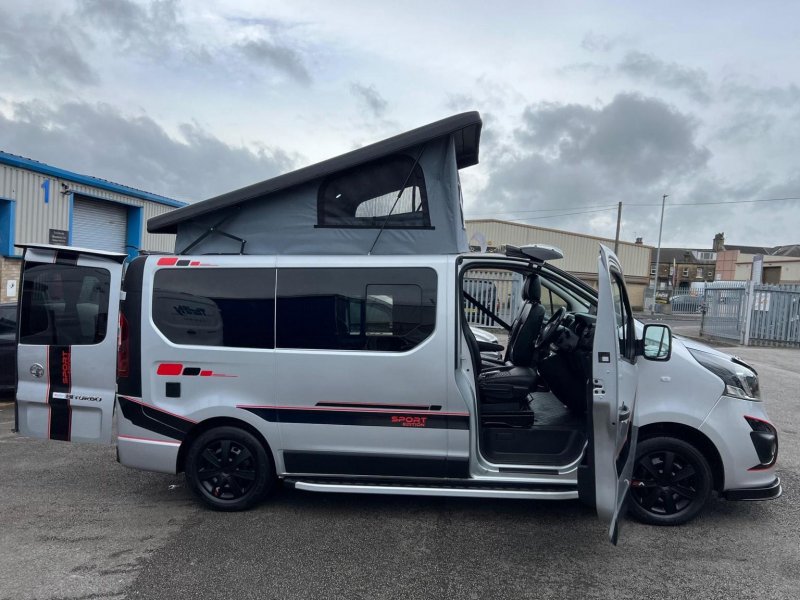 VAUXHALL VIVARO