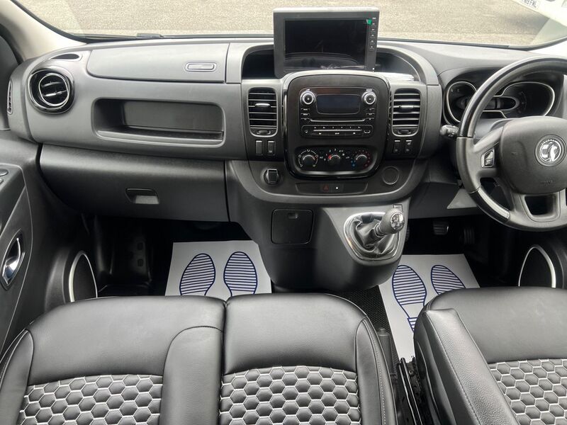 VAUXHALL VIVARO