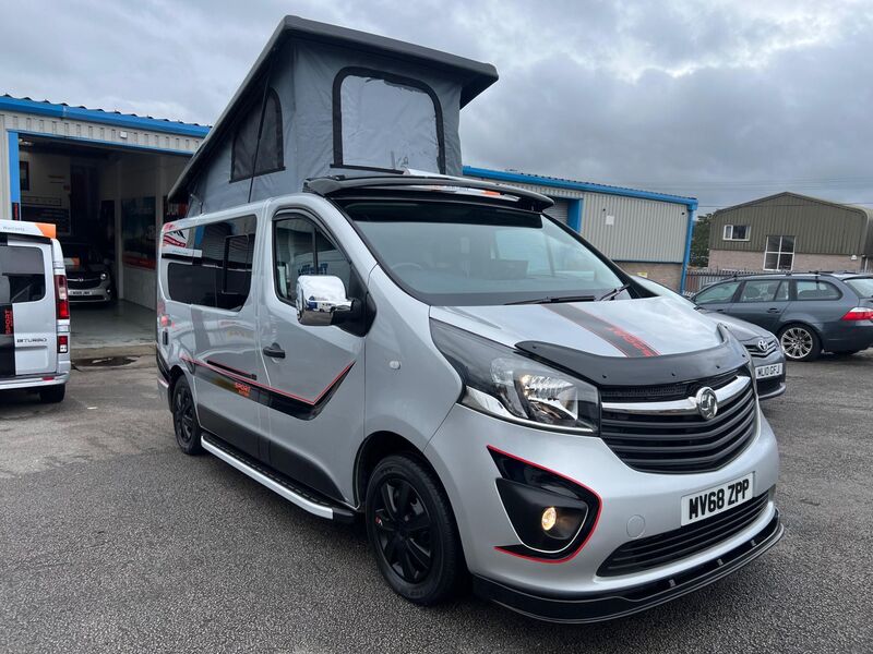 VAUXHALL VIVARO