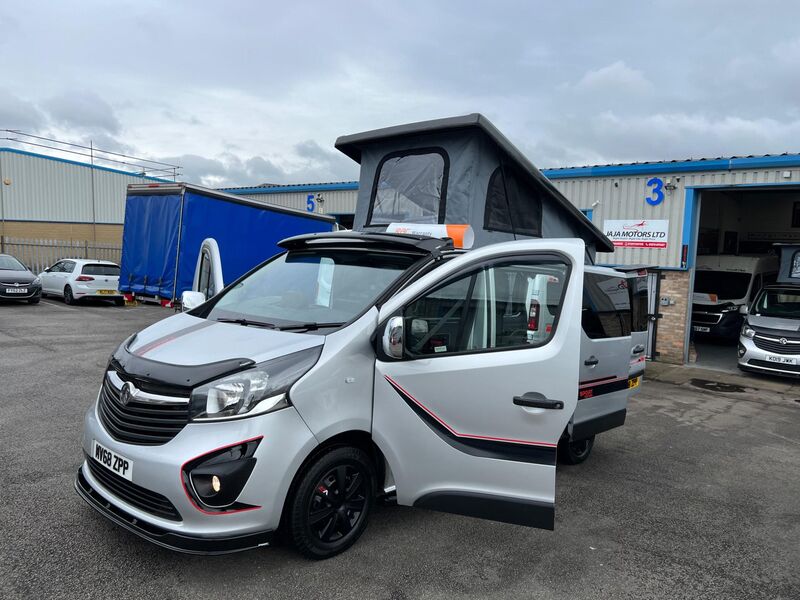 VAUXHALL VIVARO