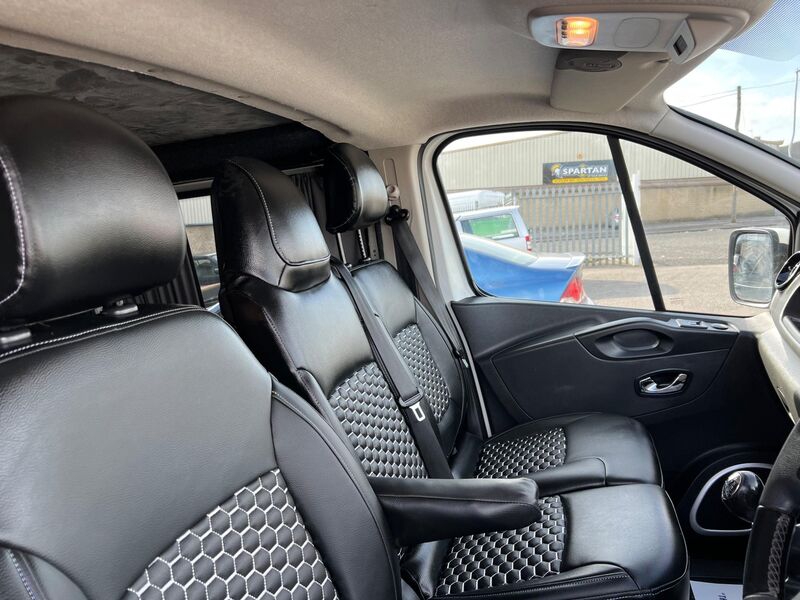 VAUXHALL VIVARO