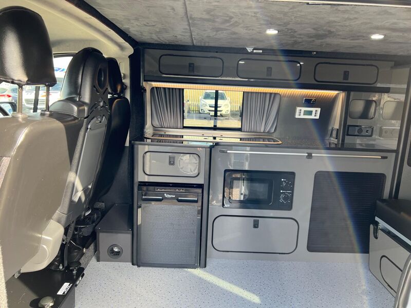 VAUXHALL VIVARO