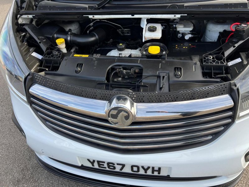 VAUXHALL VIVARO