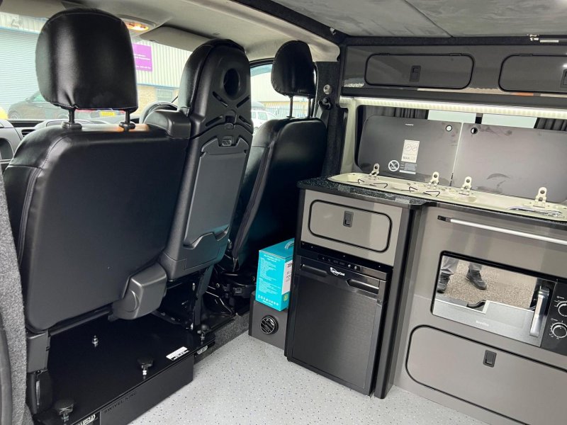 VAUXHALL VIVARO