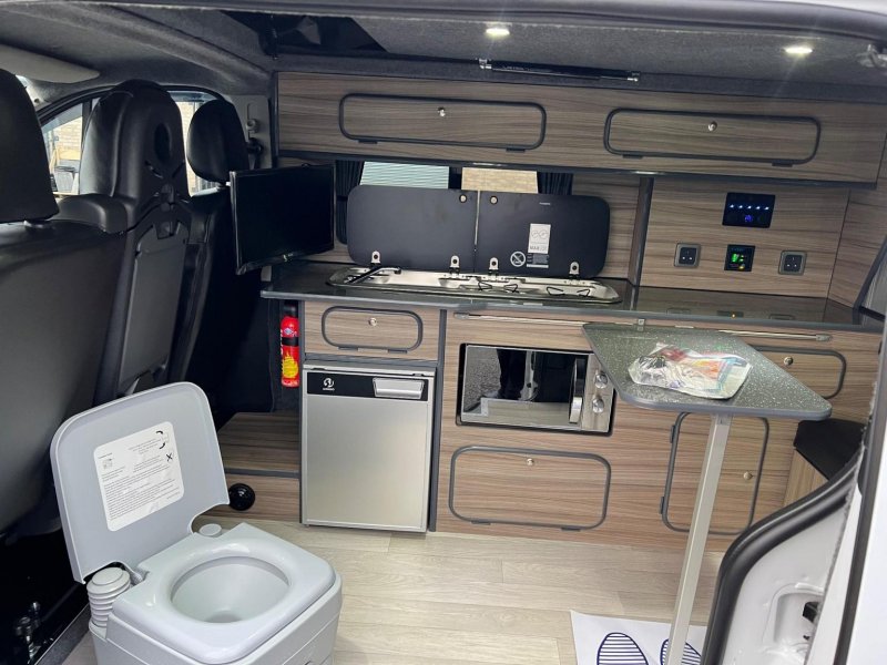VAUXHALL VIVARO