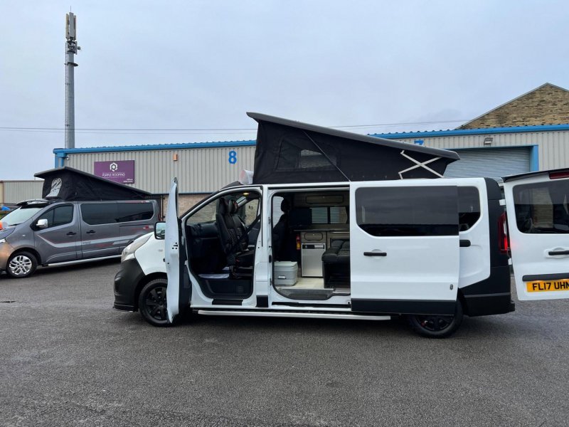 VAUXHALL VIVARO