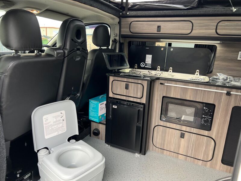 VAUXHALL VIVARO