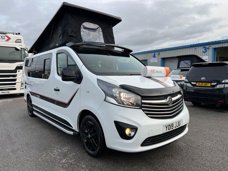 VAUXHALL VIVARO