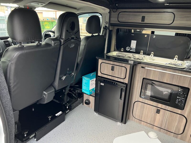 VAUXHALL VIVARO