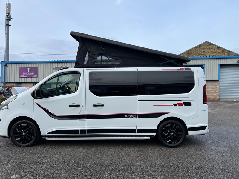 VAUXHALL VIVARO