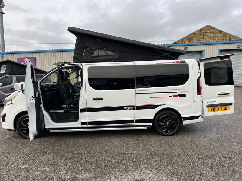 VAUXHALL VIVARO