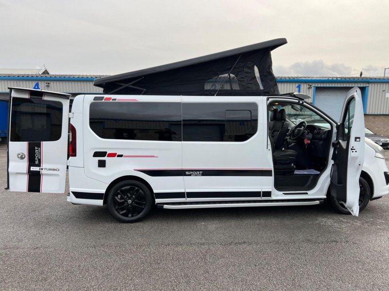 VAUXHALL VIVARO