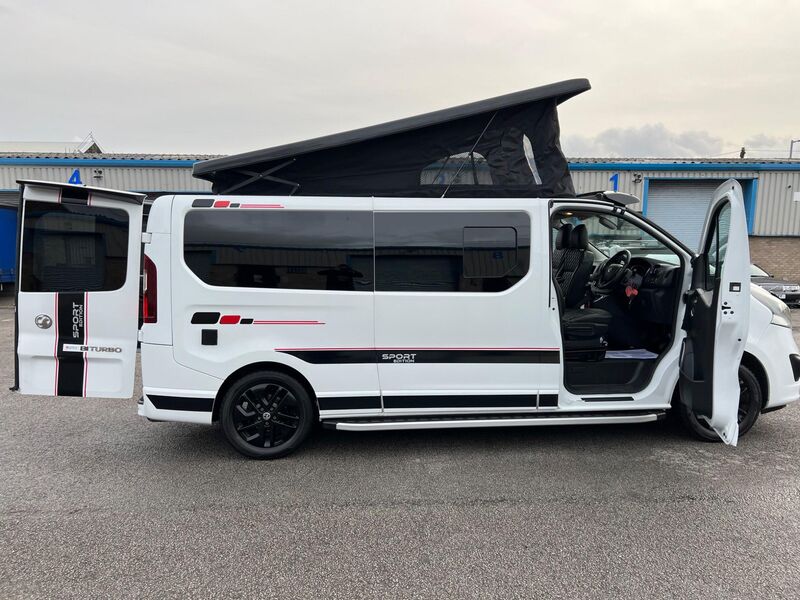 VAUXHALL VIVARO