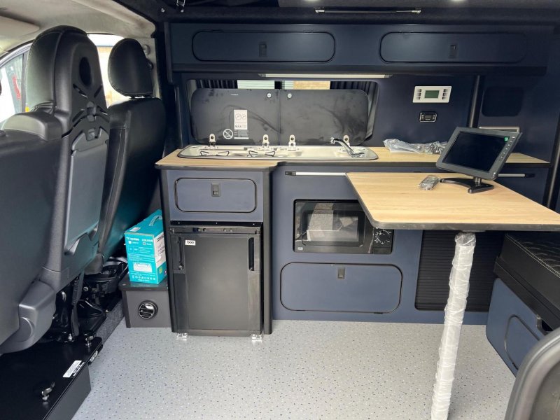 VAUXHALL VIVARO