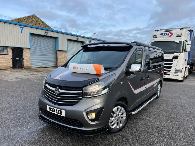 VAUXHALL VIVARO
