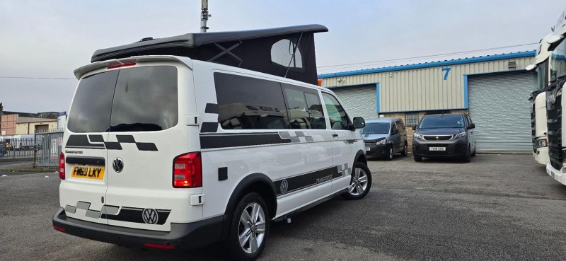 VOLKSWAGEN TRANSPORTER