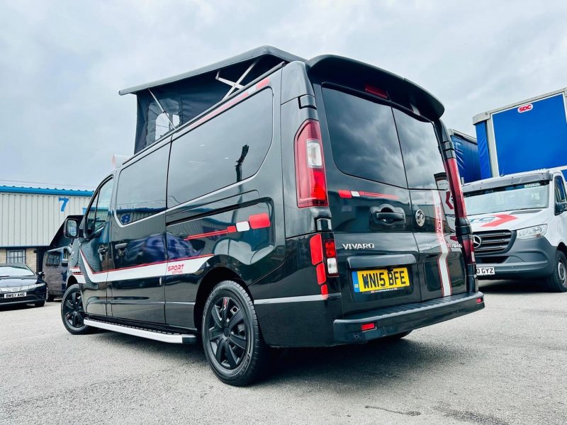 VAUXHALL VIVARO