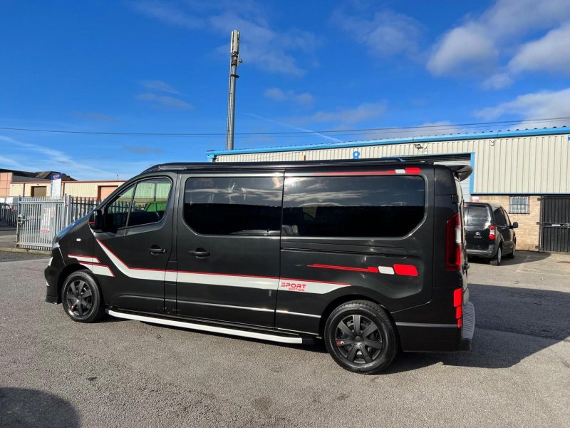 VAUXHALL VIVARO