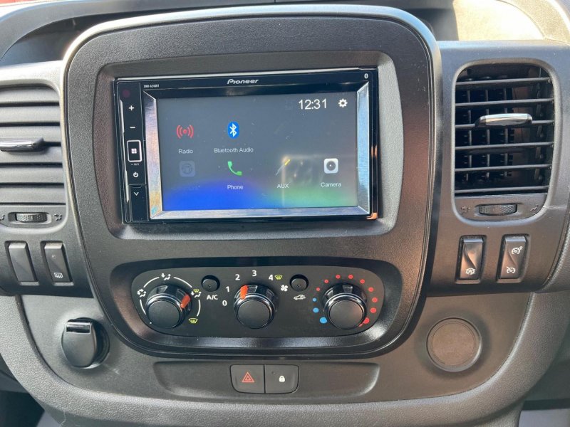 VAUXHALL VIVARO