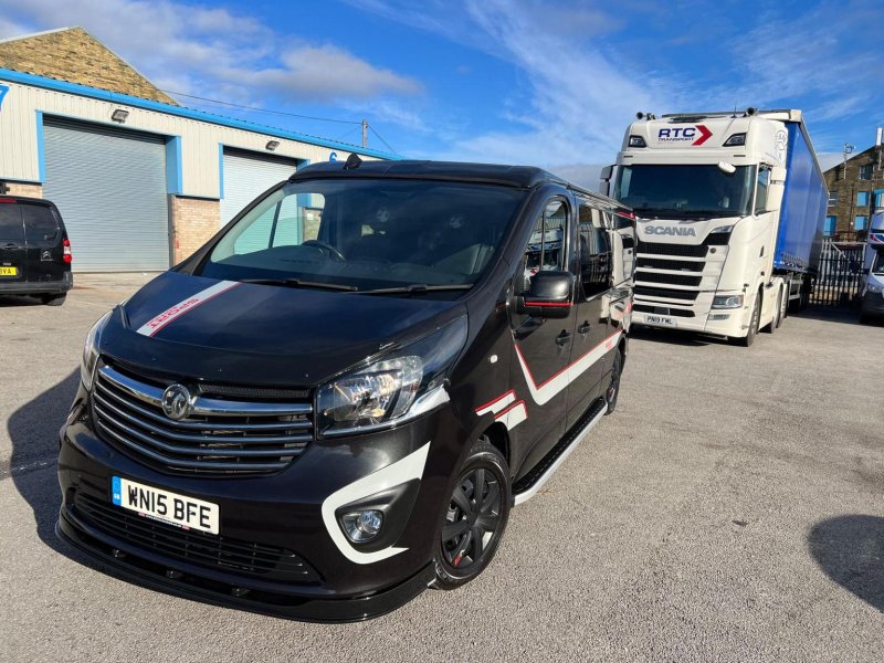 VAUXHALL VIVARO