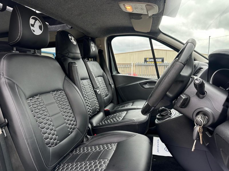 VAUXHALL VIVARO
