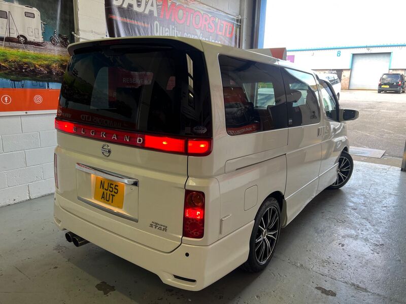 NISSAN ELGRAND