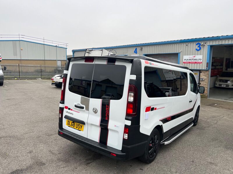 VAUXHALL VIVARO