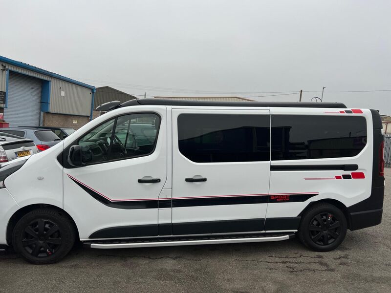 VAUXHALL VIVARO