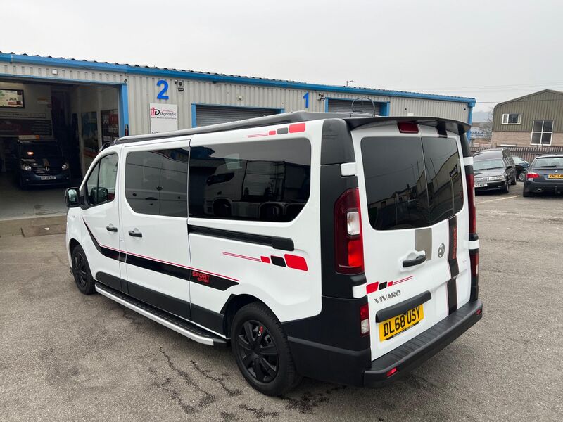 VAUXHALL VIVARO