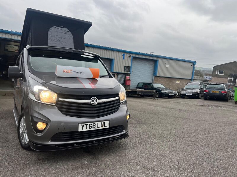 VAUXHALL VIVARO