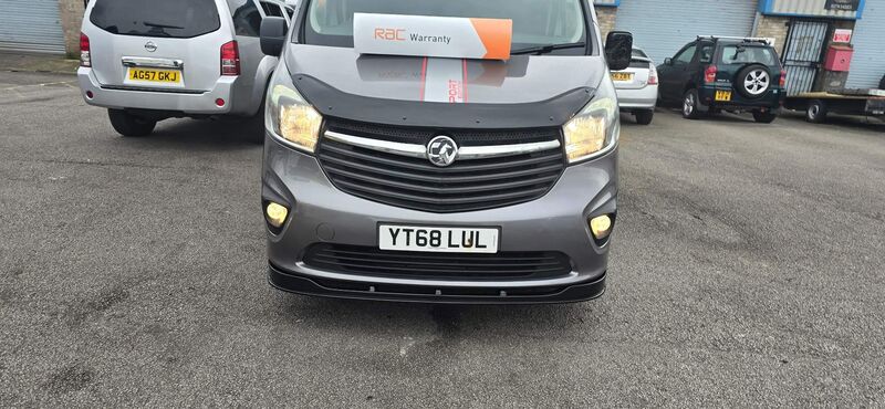 VAUXHALL VIVARO