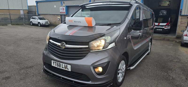 VAUXHALL VIVARO