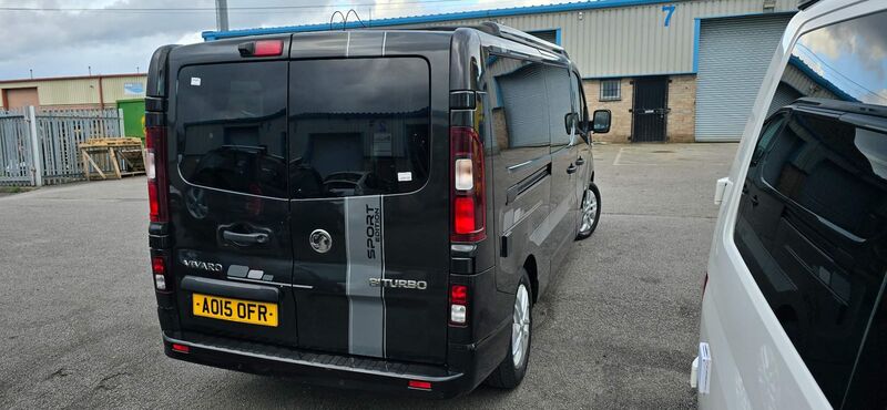 VAUXHALL VIVARO