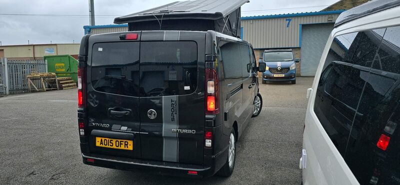 VAUXHALL VIVARO