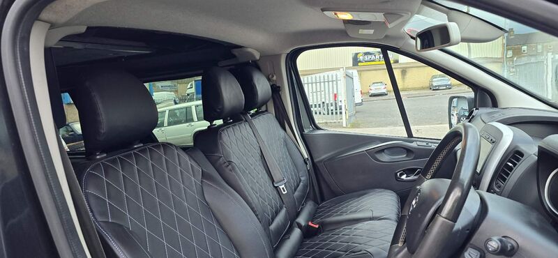 VAUXHALL VIVARO
