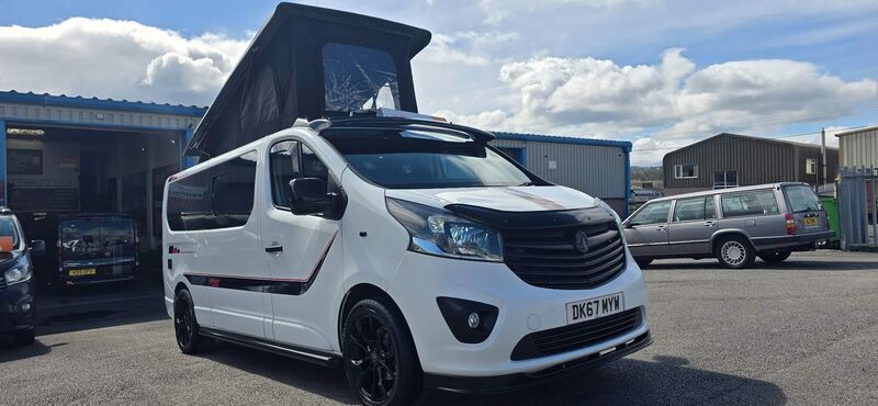 VAUXHALL VIVARO