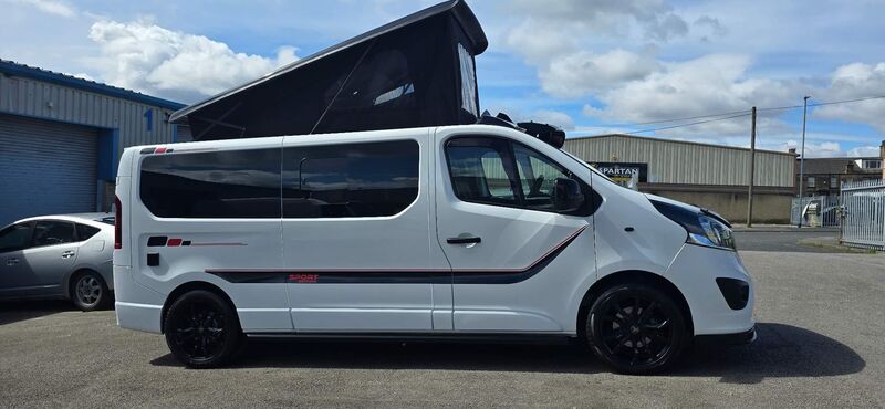 VAUXHALL VIVARO