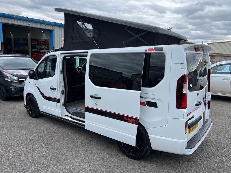 VAUXHALL VIVARO