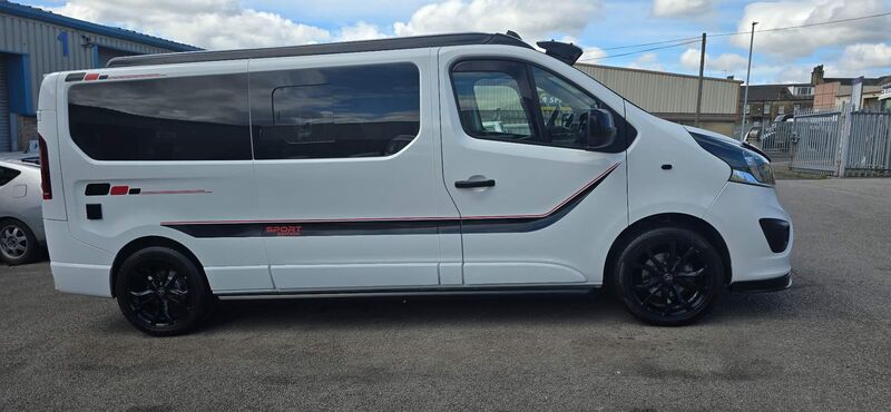 VAUXHALL VIVARO